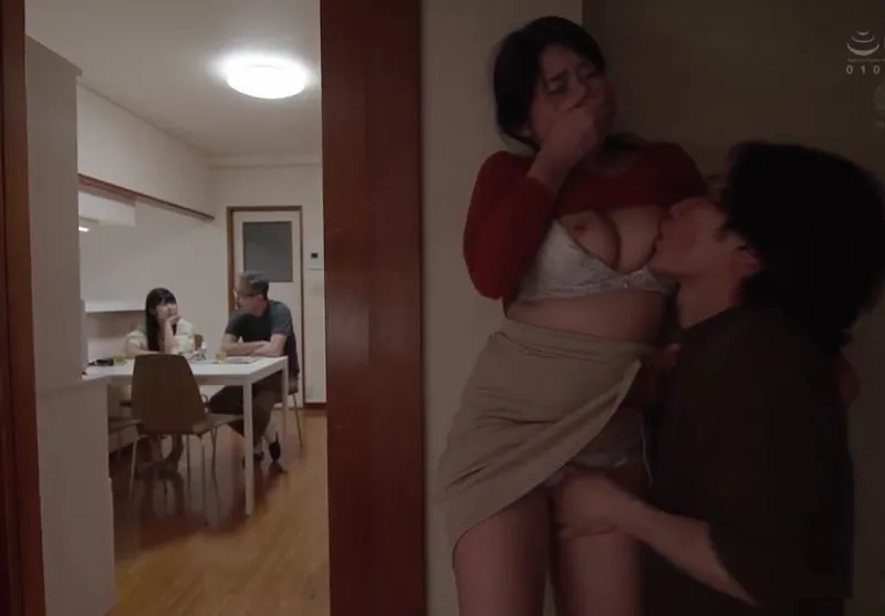 Má trộm nhìn bà xã ông xã con cưng đụ nào ngờ con rể nhìn thấy